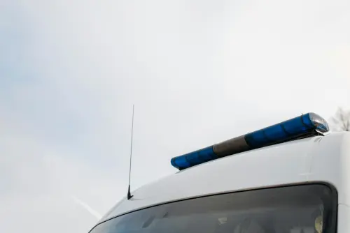 Sant’Agata di Militello, Daspo urbano di due anni per un giovane dopo minacce e incendio
