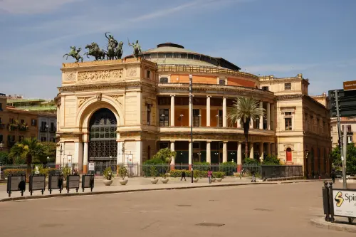 Palermo, 800 studenti al Politeama per donazione sangue e legalità