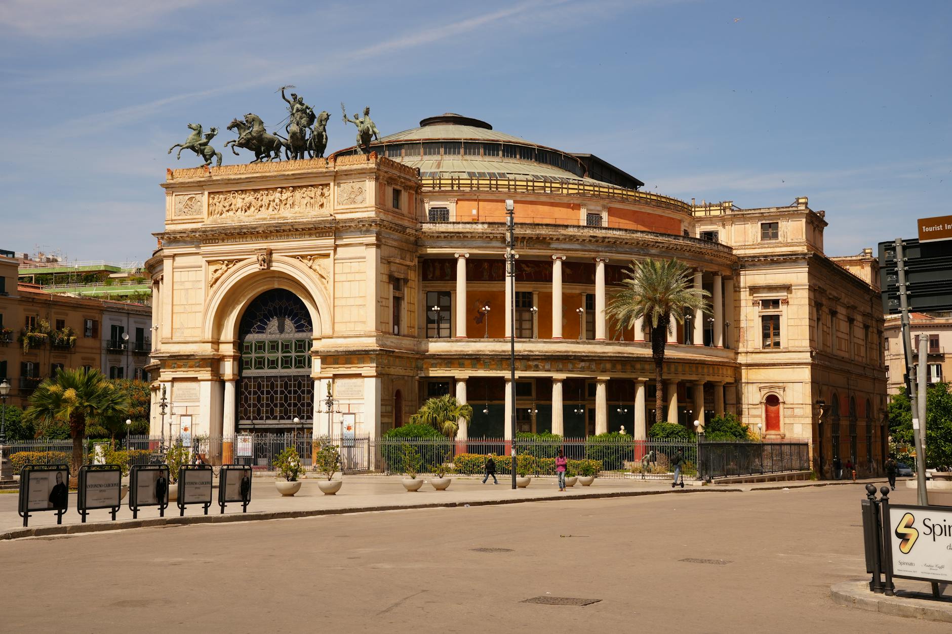 Palermo, 800 studenti al Politeama per donazione sangue e legalità