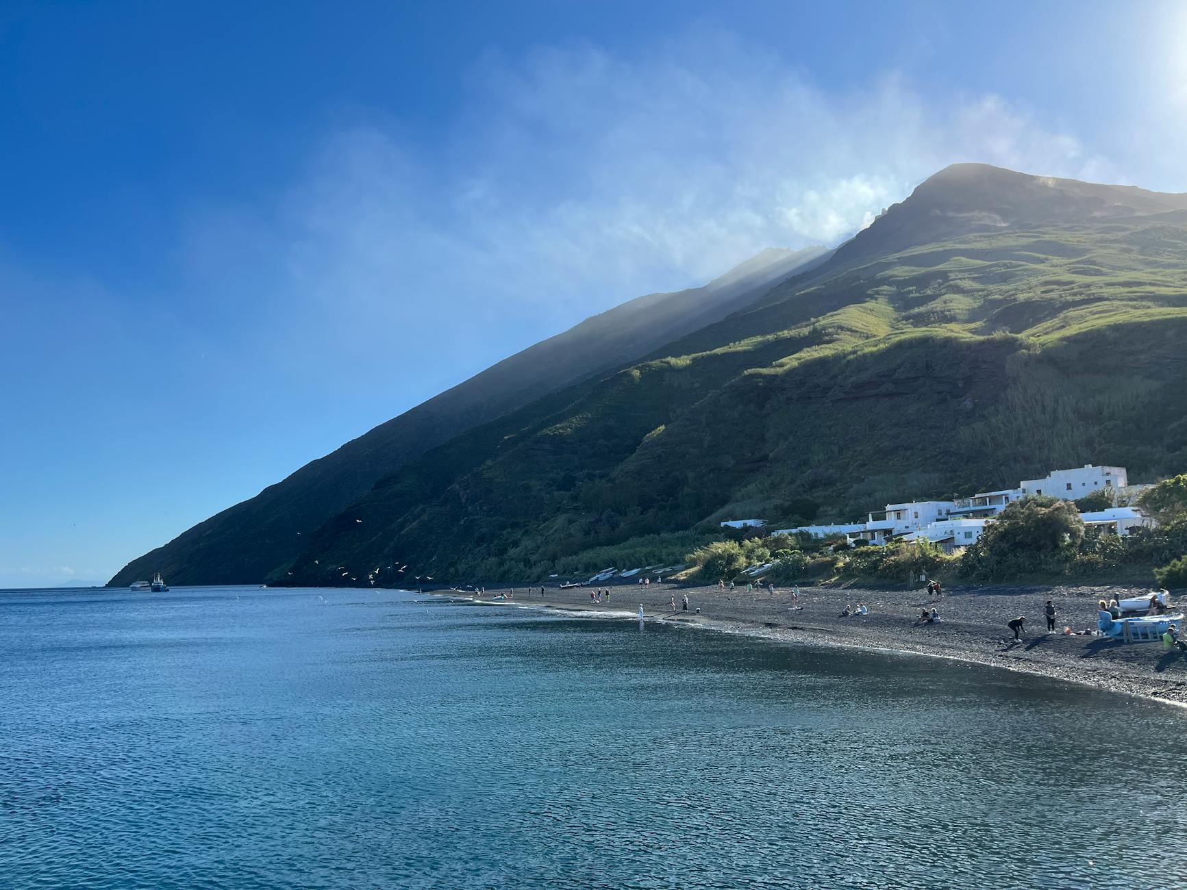 Le Isole Eolie: guida completa a come arrivare, quale isola scegliere e cosa fare tra Stromboli e Vulcano