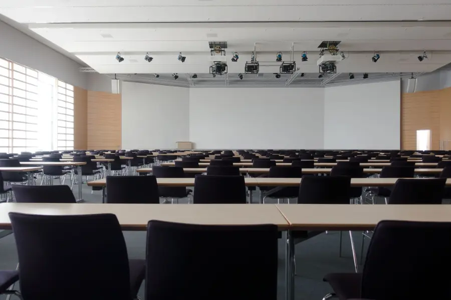 Schifani agli studenti a Tindari: “Restate in Sicilia”