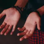 Trapani, droga nascosta in casa e armi sequestrate: arrestato un giovane pregiudicato